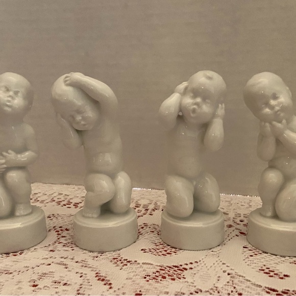 Set of 4 Vintage Bing & Grondahl Denmark Baby Aches & Pains Figurines Marked - Picture 3 of 10